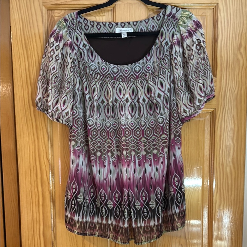 Dress Barn Gray and Red Smocked Short Sleeve Blouse